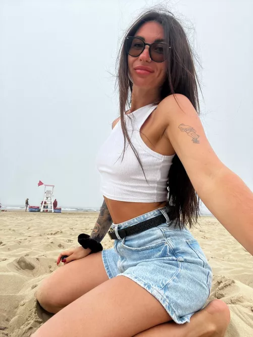 No sun, but still love to dating on the beach