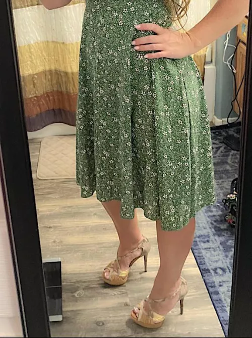 Strappy 🐍 (Jessica Simpson’s)