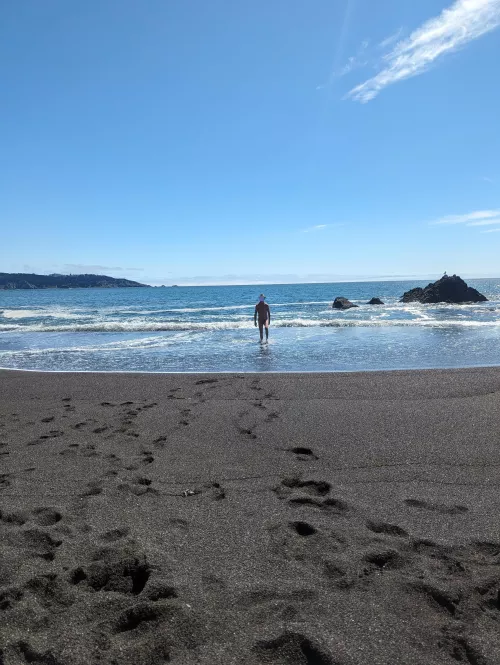 Sun is shining, weather is sweet💚🎶