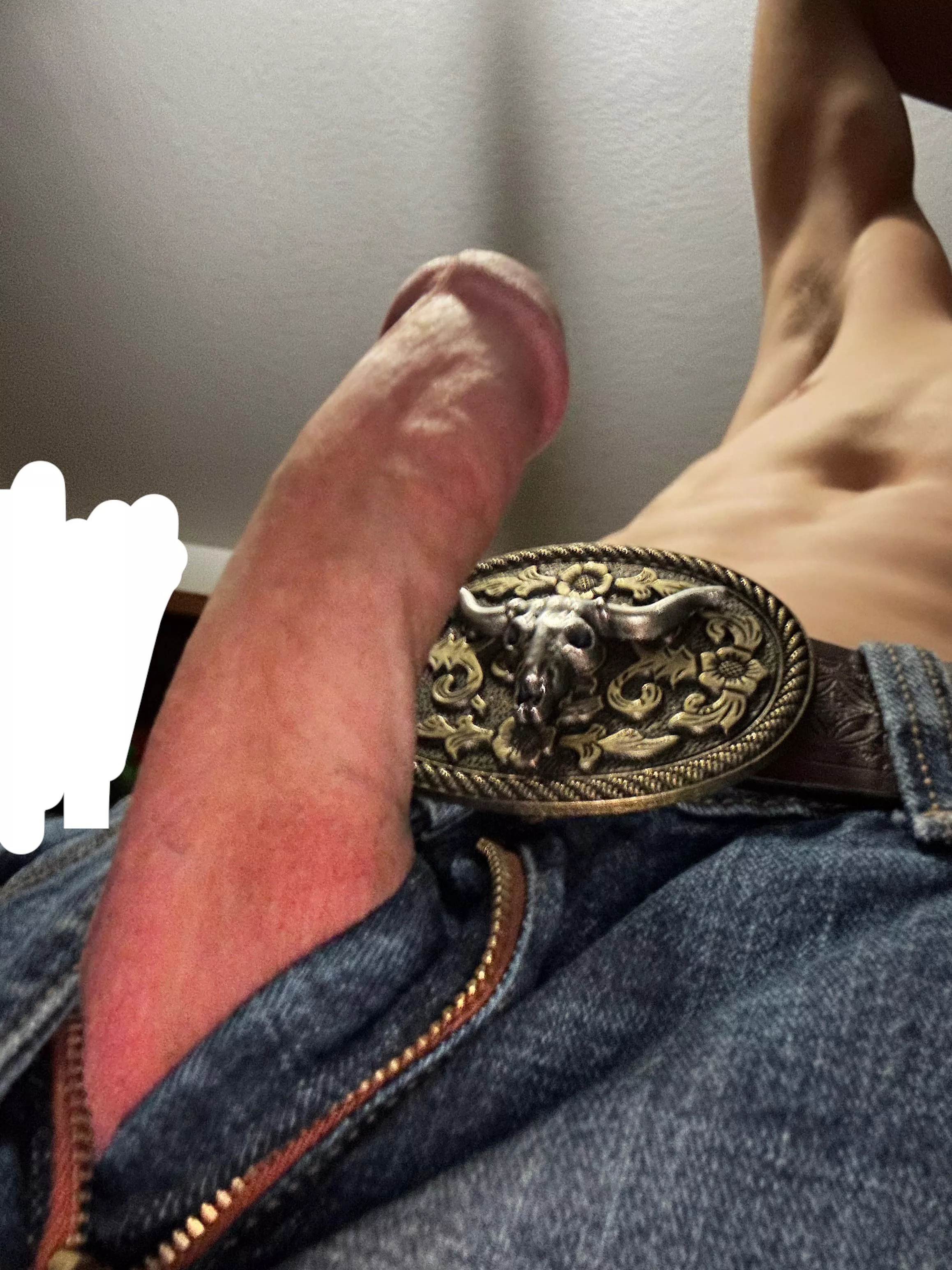 Take off these jeans n suck me