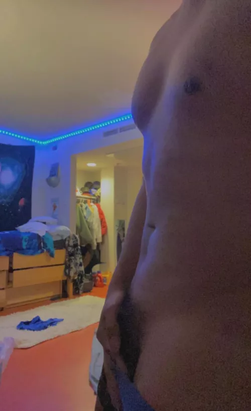 20 Latin guy, horny af . Looking to trade and cum together on live, I’m horny af hmu. Let’s call and cum . live++verbal +. Add m_macias2823