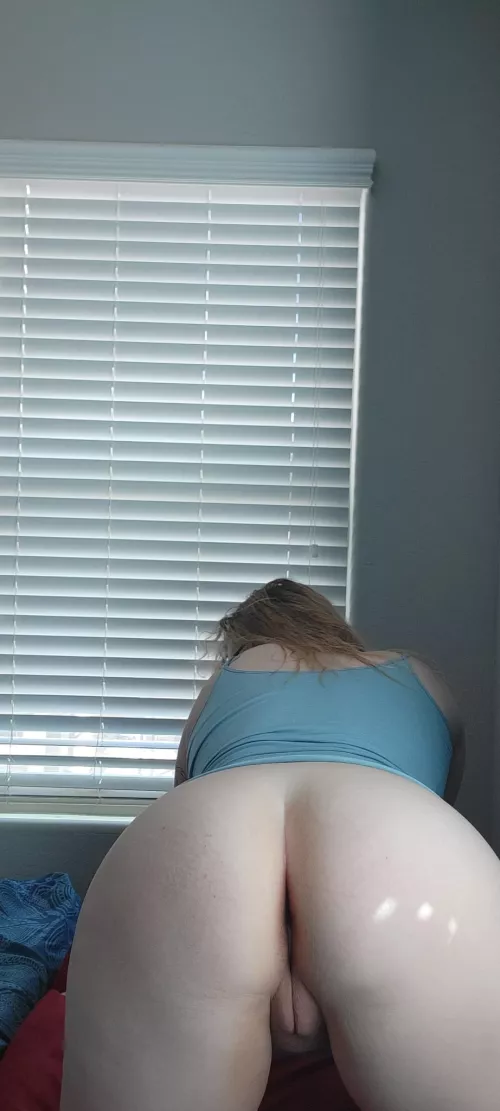 Cumslut Reporting For Duty! Tell me(30 F) how you would handle me ;)