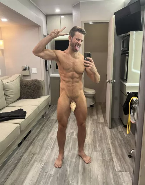 Derek Yates Behind the Scenes of How I met Your Father