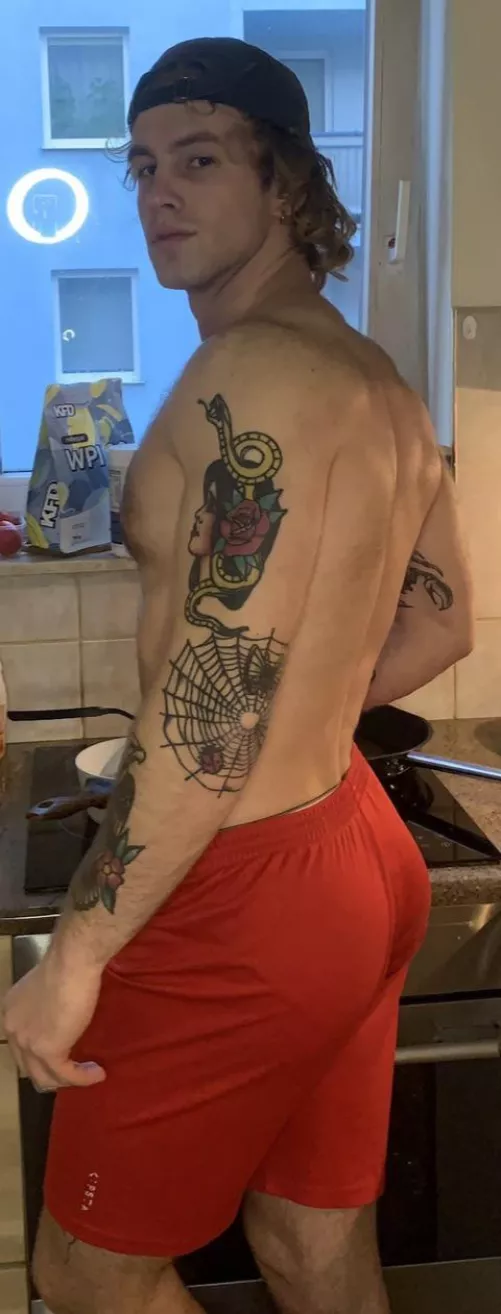 Id always give u a plate full of cake