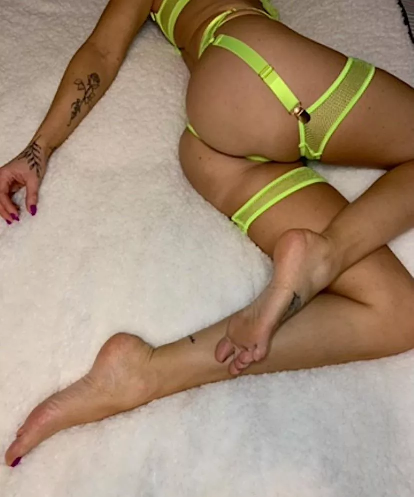 Mommy needs a hand unhooking...