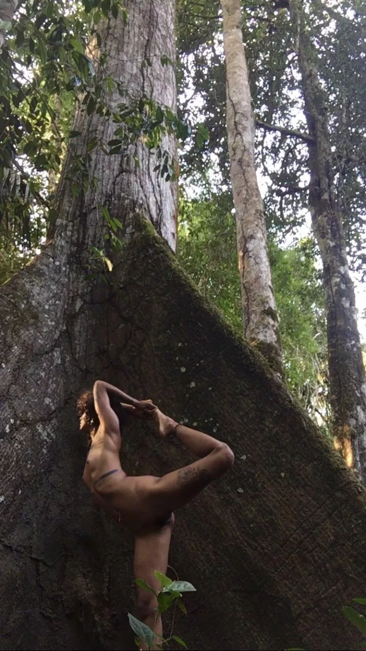 My favorite posture in my favorite place 🌳