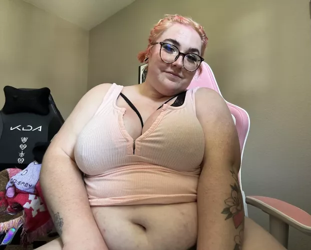 working from home, someone support me from under the desk? 😉