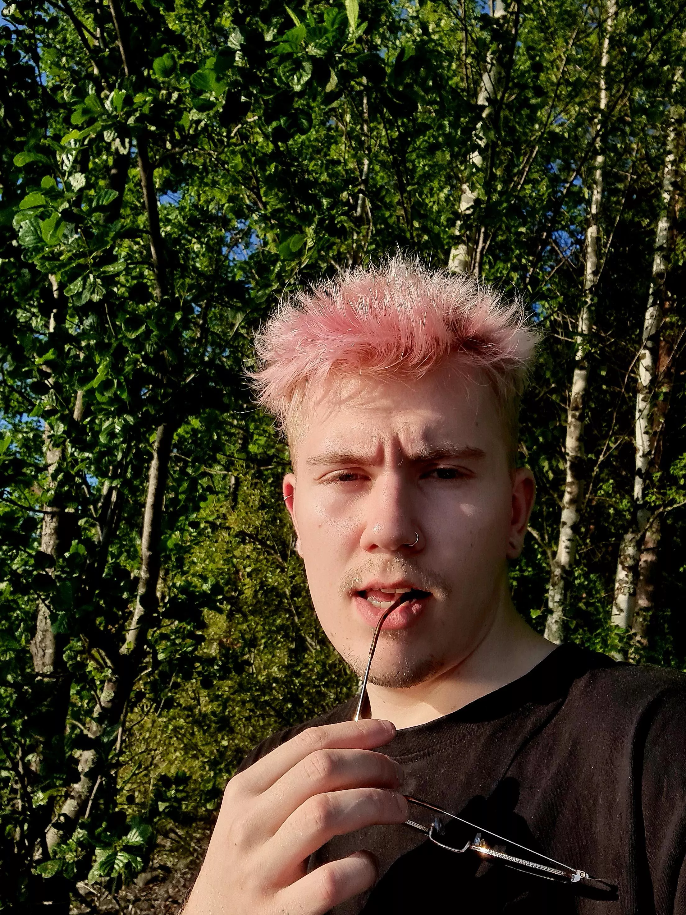 (21) Does pink hair suit me?🫣