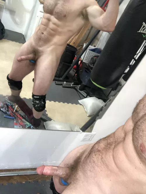 (28) US artist, a quick flex while no one is looking