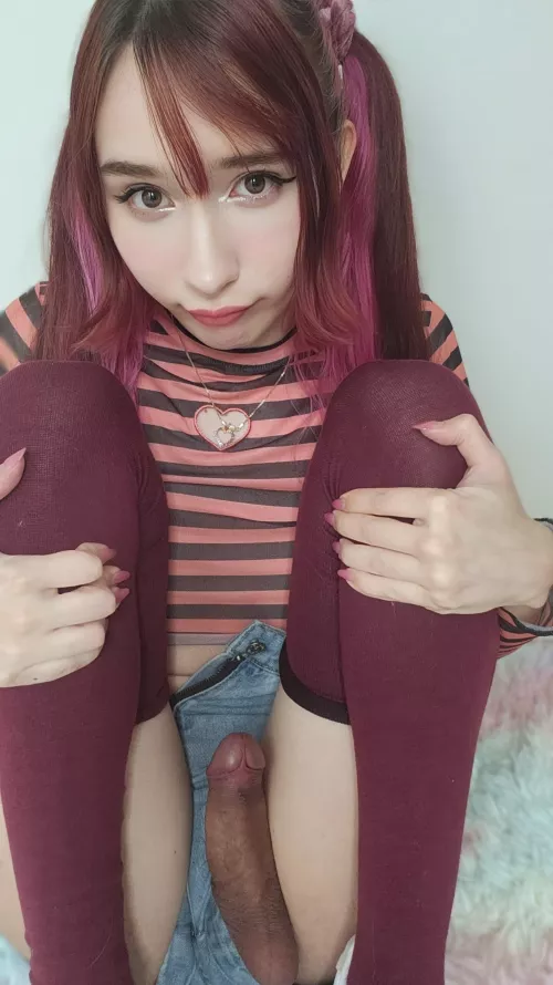 Am I cute enough to turn you a little gay 🤤💗?