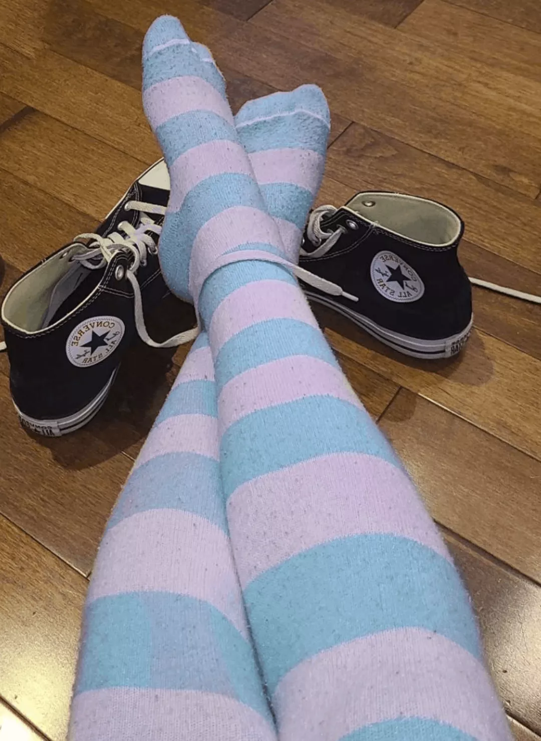 [F] 21 - who else loves to kick off their shoes at the end of a long day!