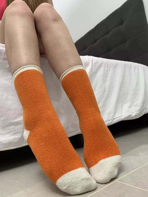 [F]22, Love those gorgeous orange socks, they are so soft and cute :3