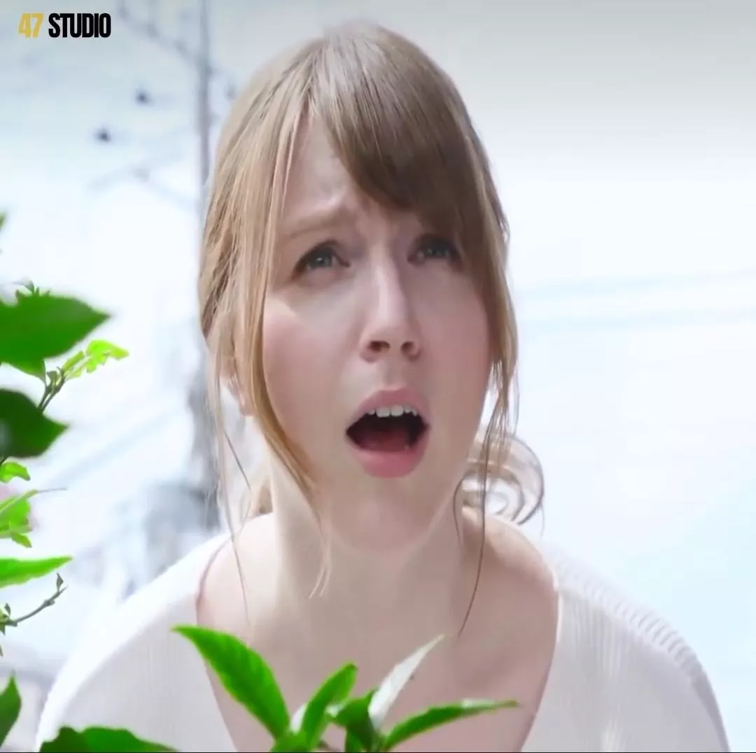 Guys, do you know her name?