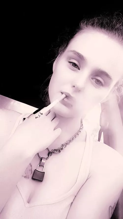 Light my cigarette and cum on my face💦🤤