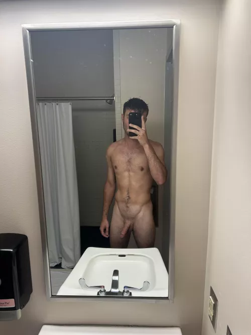 (M) 24 how do I look?