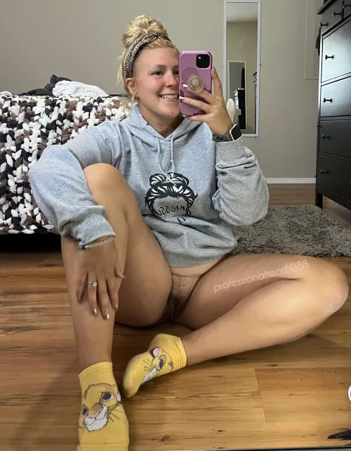 Mom is wearing 2 sweaters