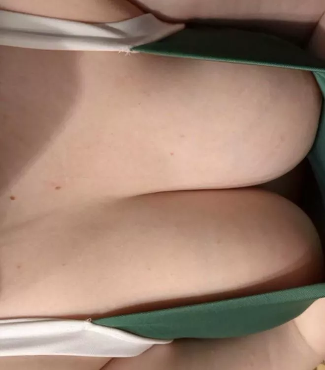 My POV of my tits in the morning 😋💕 F18