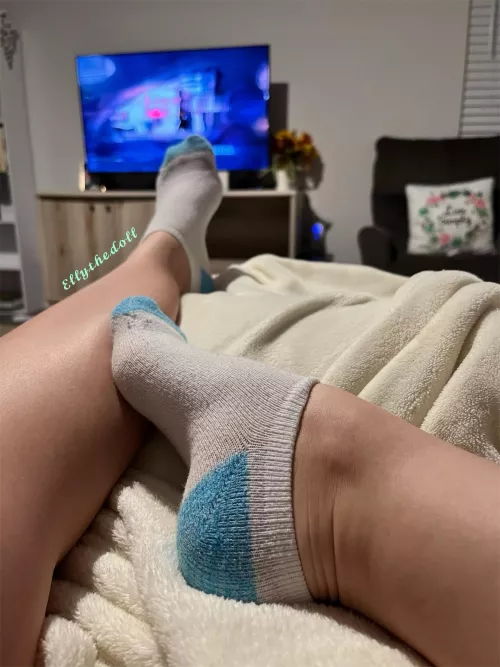 POV were watching a movie but you can’t keep your eyes off my feet 🤍