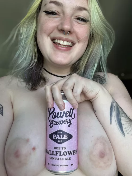 Tattoos, boobs, and craft beer - name a better trio😜