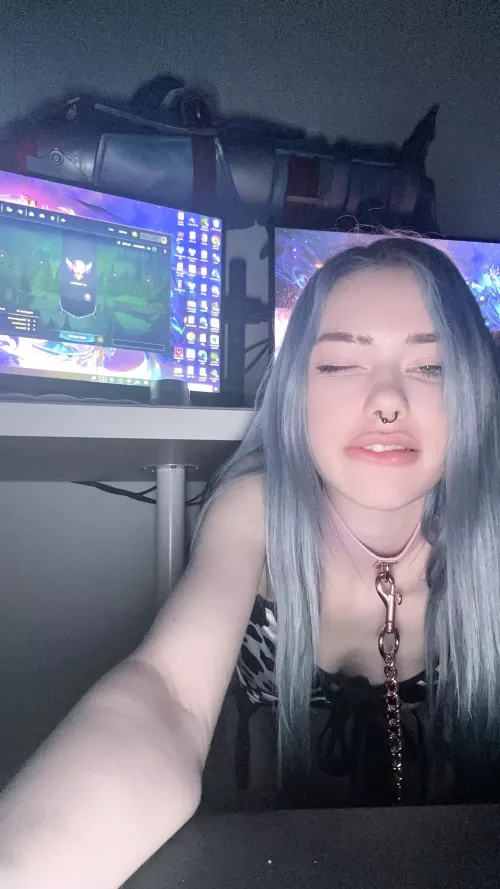 Under desk support or in game support