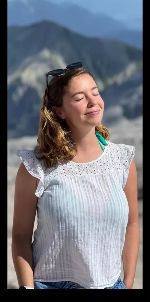 Visible bikini lines