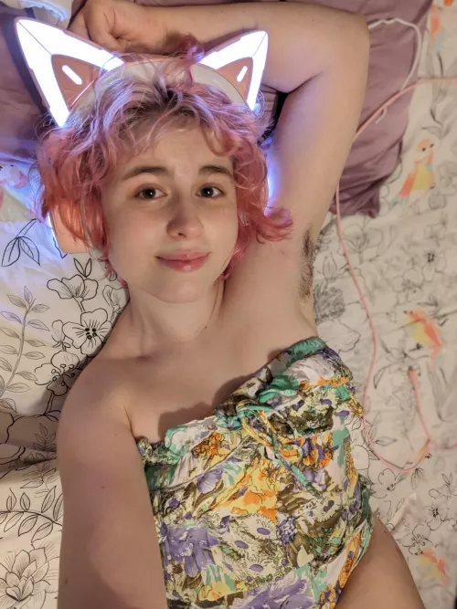 Who wants to chill with me? 💗