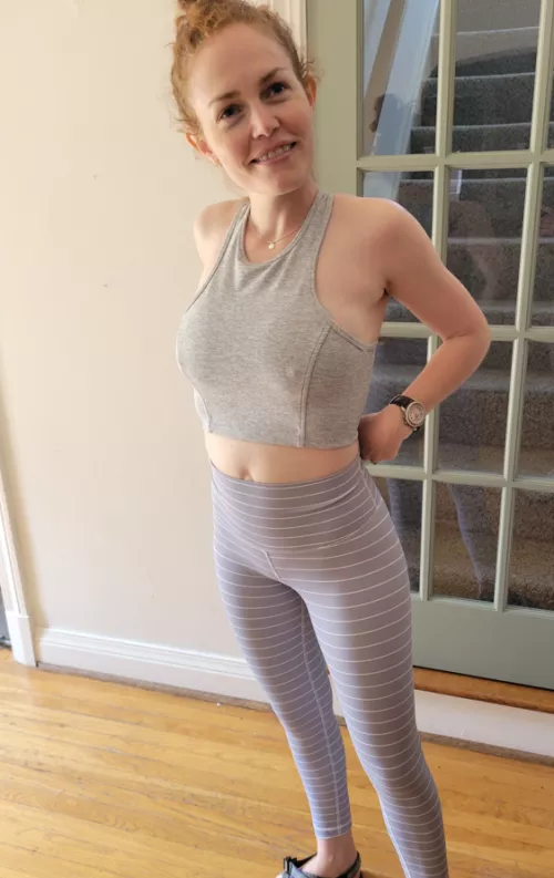 belly button rising on the waistline horizon hehe