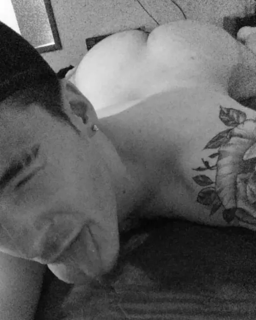 Bi curious wanting someone to show me what it's like