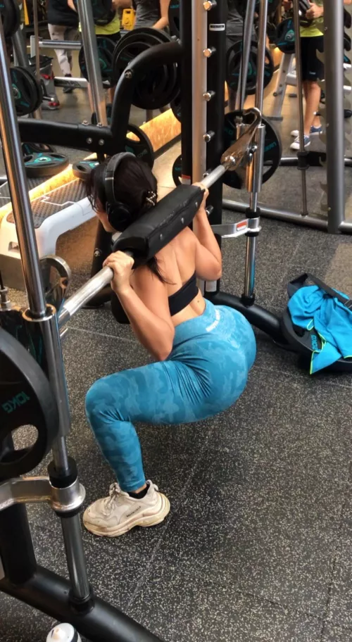 Building a Bigger, Better Booty [F]