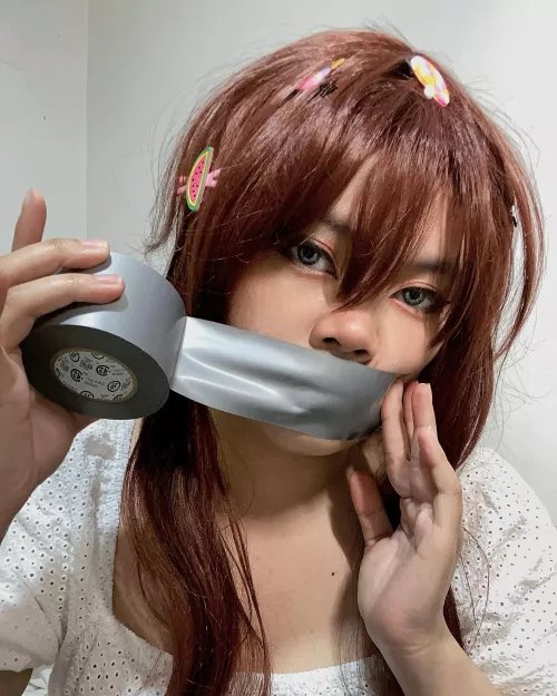 Dont mind her, she’s just playing with her favorite tape while I get the rope.