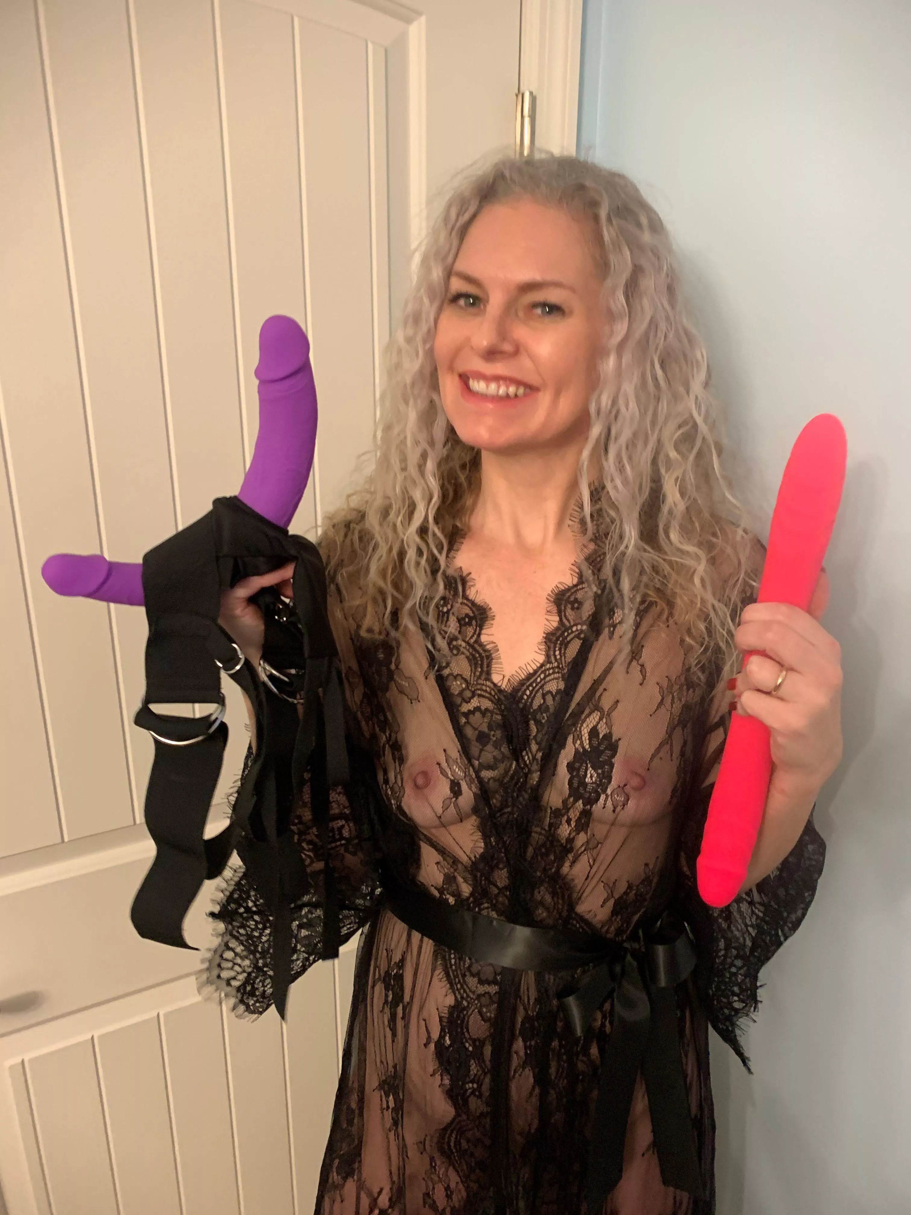 Got in some new toys, the insertable strapon looks fun