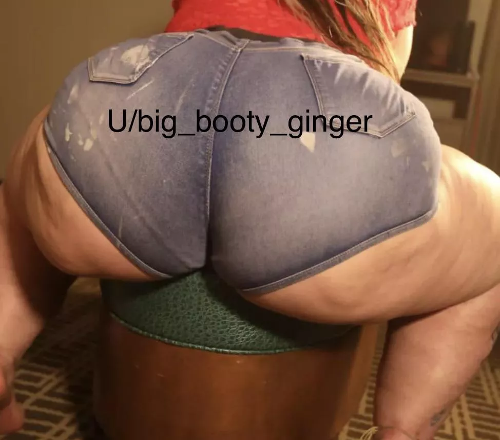 Jean shorts are crazy for my ass!