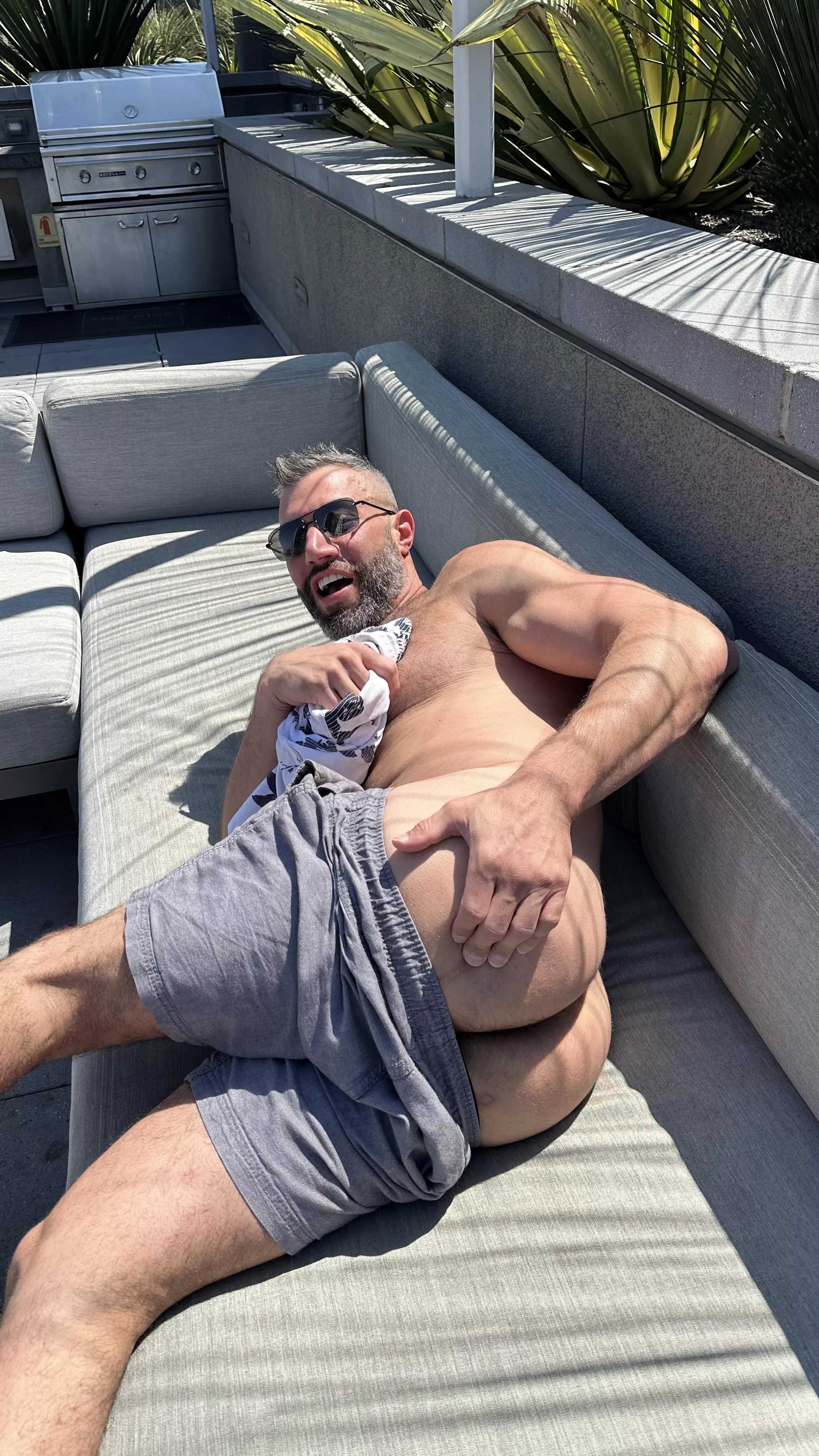 leave a heart if you want me to send you filthy ass nudes