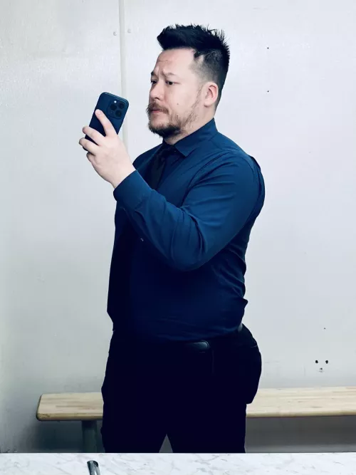 Saw my self in the mirror and noticed how fat my butt looked. Maybe one of you would appreciate it ✌🏻