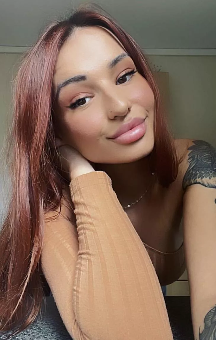 Seeking a submissive bitch boy who loves a good pegging.