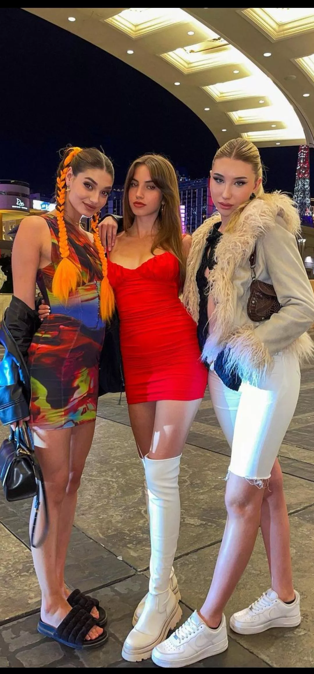 2 brunettes and a blonde