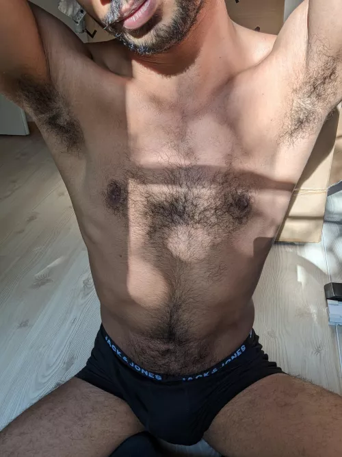 An exclusive armpit shor just for you guys