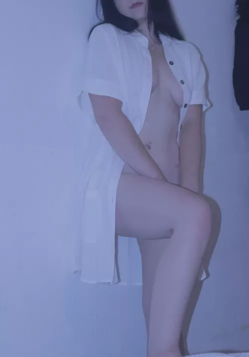 Do you want someone genuine to sxt and flirt with? From the UK, love to please, love to be naughty 😈 and love to do customs 😘 Free OF