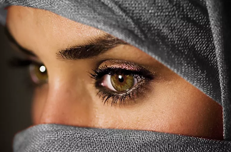 Every pretty girl I've been blown away by in the two years I've been on Reddit.