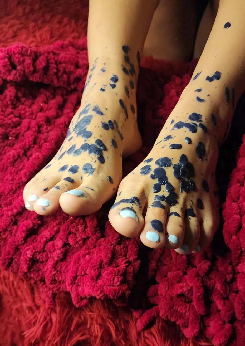 I love wax play on my feet and all over my body
