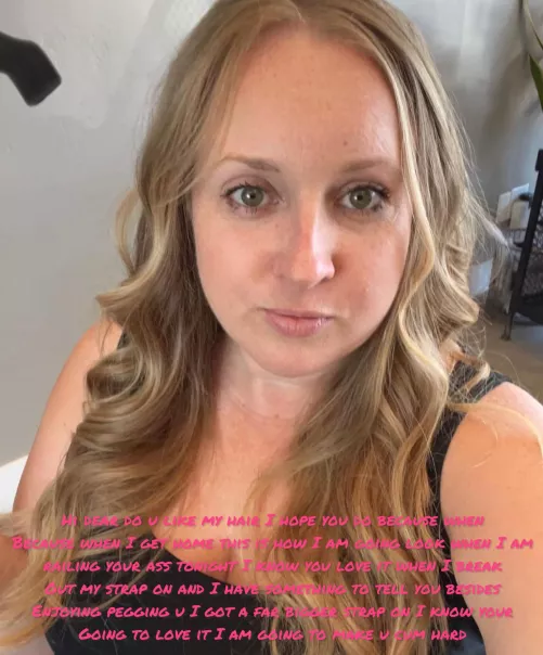 She loves looking good while pegging you hard