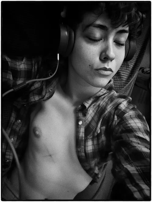 Some love for this sad boi?