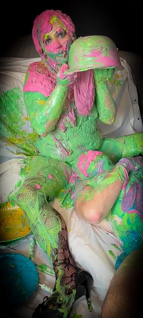 Splat on Sissy's face 🖤