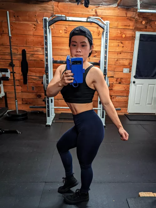 These skin tight leggings make me feel thicker than a Snickers!