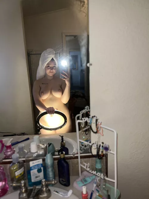 Amateur pussy home alone.