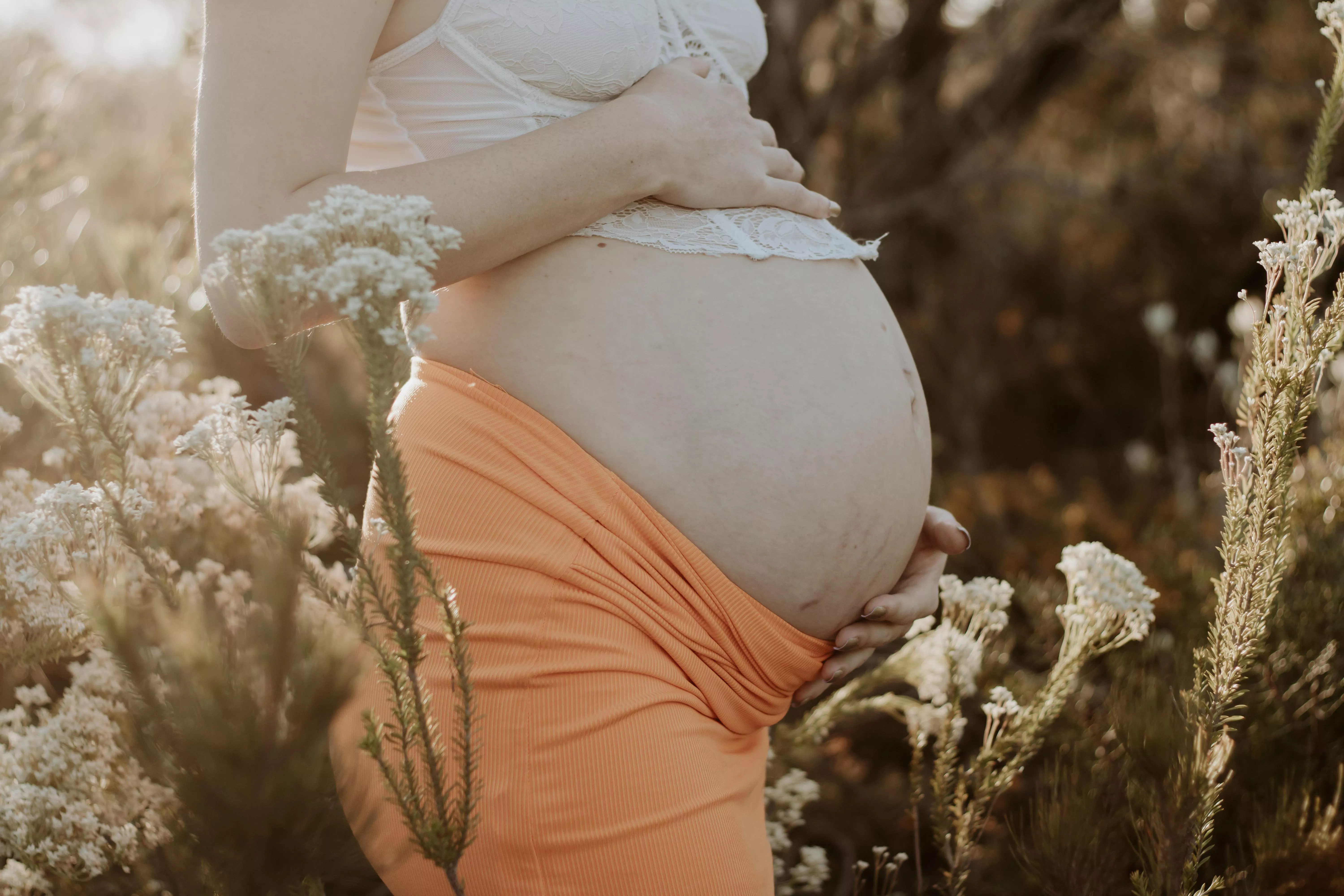 done a pregnant maternity photo shoot today, belly is stunning!