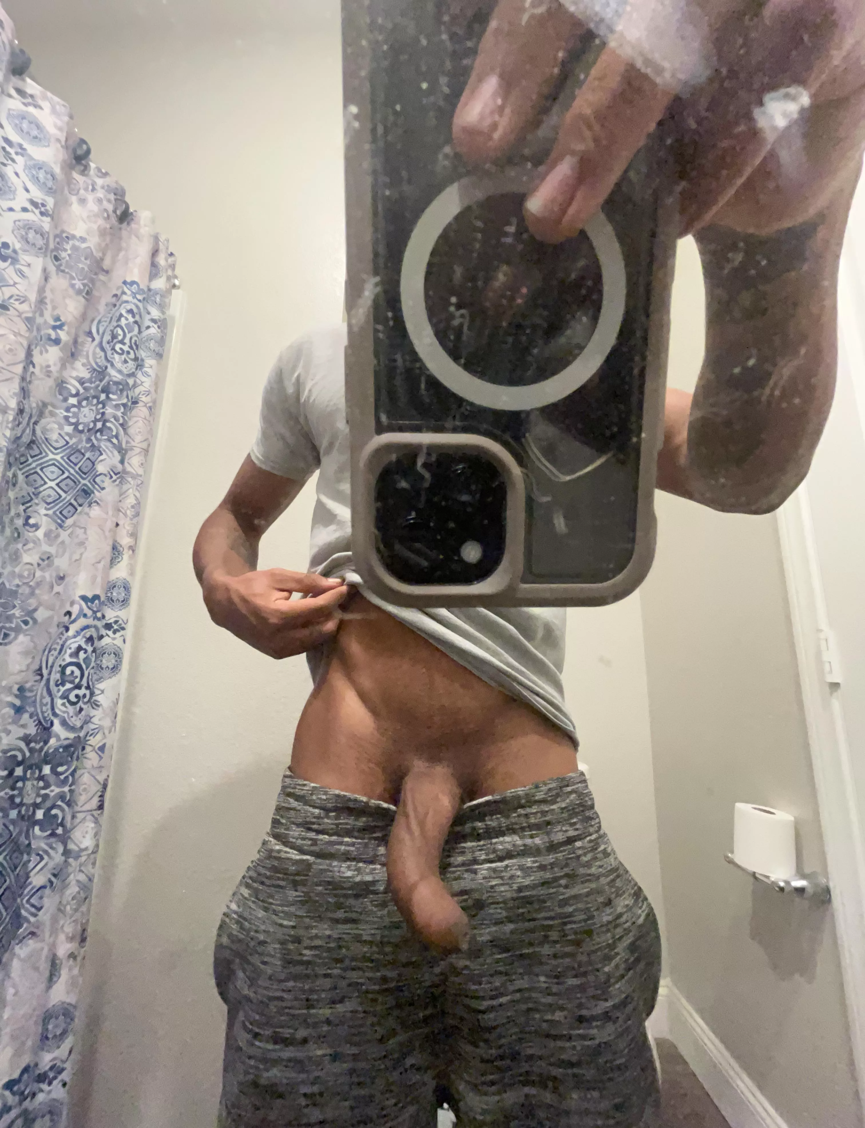 Gray sweatpants szn is back 😈