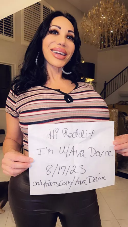 Hello my honeys, I’m so happy to be here. I love you all! Thank you for your love and support. It makes my pussy and asshole super juicy!!! It’s time to reward those heavy nuts!!! Love ya!