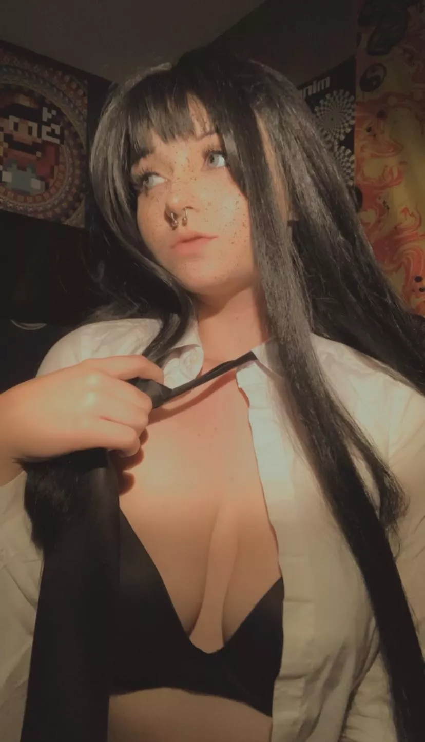 i am kinda new here, enjoy my posts🖤