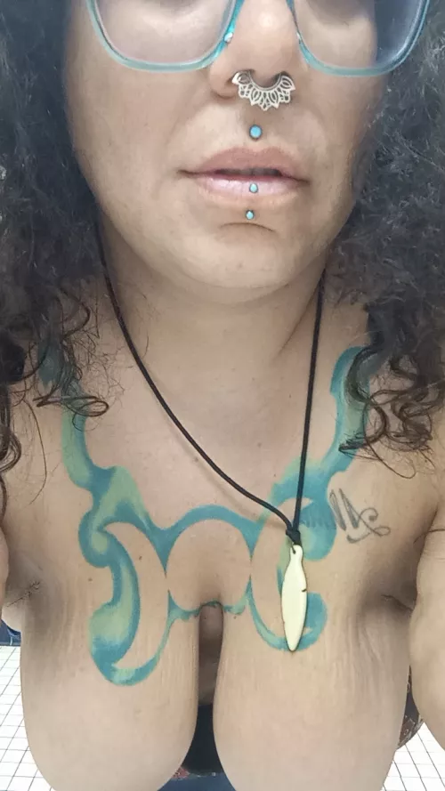 i'll hang em in your face and slap you 💙